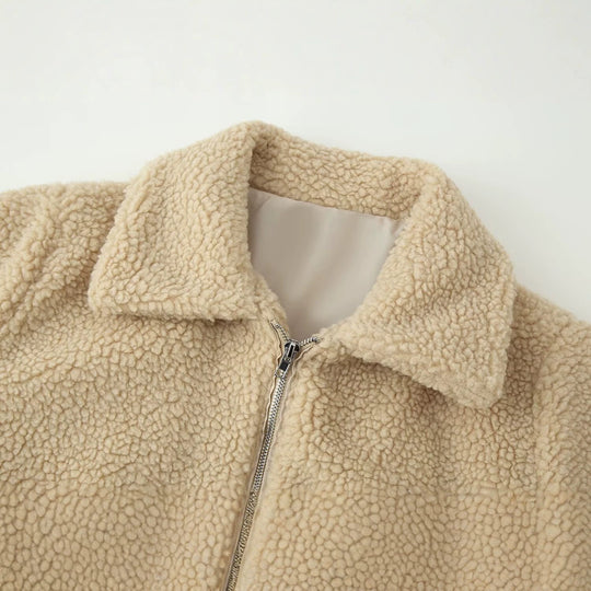 Damen Oversized Teddyjacke mit Reißverschluss, Kragen und aufgesetzten Taschen Nord Taschen