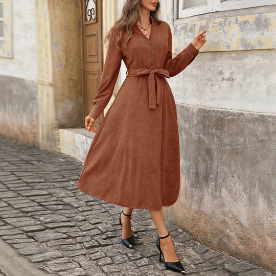 Damen Midikleid aus Cord mit V‑Ausschnitt, Knopfleiste, dreiviertelärmeln und Bindegürtel Nord Taschen