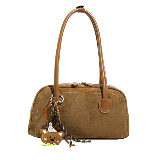 Damen Handtasche aus hochwertigem Veloursleder mit verspieltem Schlüsselanhänger Nord Taschen
