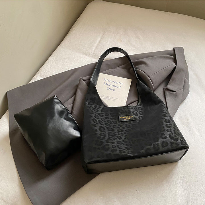 Damen Handtasche mit strukturierter Oberfläche Nord Taschen