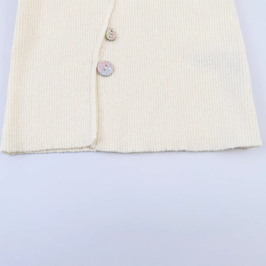 Damen Asymmetrischer Feinstrick-Cardigan mit Perlmuttknöpfen und gerippter Struktur Nord Taschen