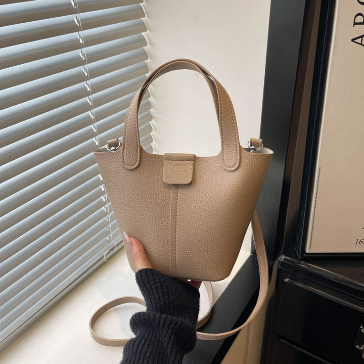 Damen Handtasche aus strukturiertem Kunstleder mit praktischem Magnetverschluss Nord Taschen