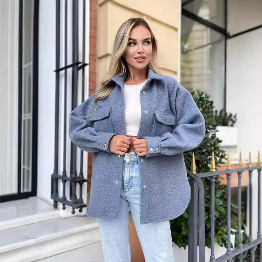 Damen Oversized Teddy-Übergangsjacke mit Brusttaschen und Druckknöpfen Nord Taschen