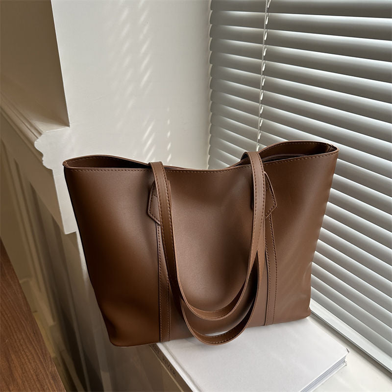Damen Shopper Tasche mit eleganter Silhouette und robustem Fußboden Nord Taschen