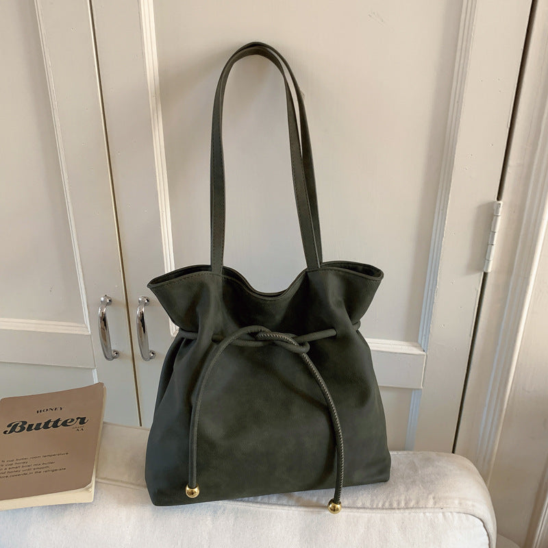 Damen Hobo-Tasche aus weichem Kunstleder mit praktischem Kordelzug Nord Taschen