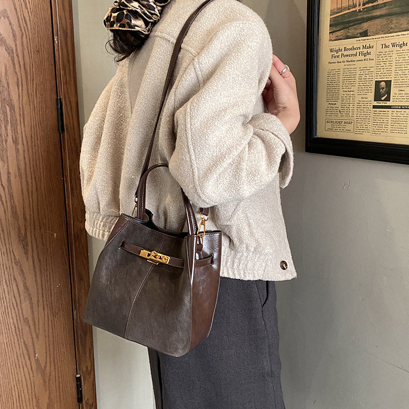 Damen stilvolle Handtasche mit luxuriösem Verschluss Nord Taschen