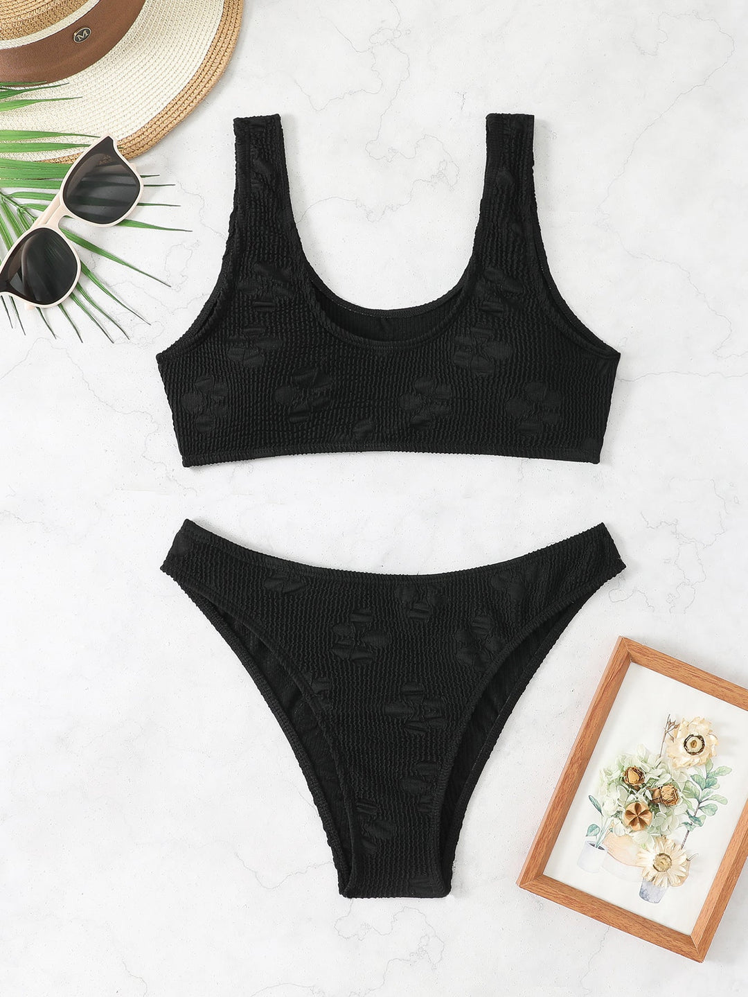 Damen Bikini-Set mit strukturiertem Oberteil und hoch geschnittenem Slip