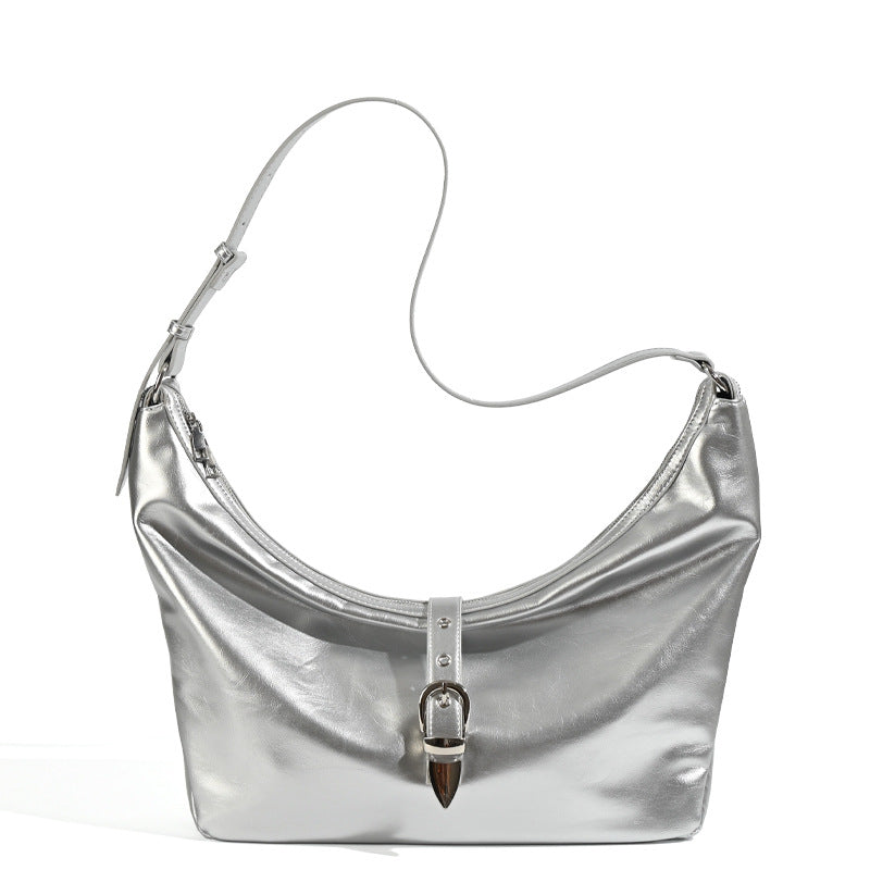 Damen Hobo-Tasche mit metallic glänzender Oberfläche und elegantem Gurtverschluss Nord Taschen
