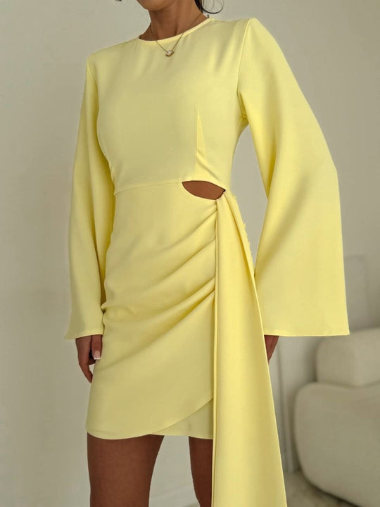 Damen Elegantes Wickel‑Minikleid mit seitlicher Tailleöffnung, weiten Trompetenärmeln und drapierter Taillenpartie Nord Taschen