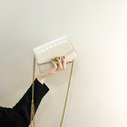 Damen Crossbody Clutch mit eleganter Kettenapplikation Nord Taschen