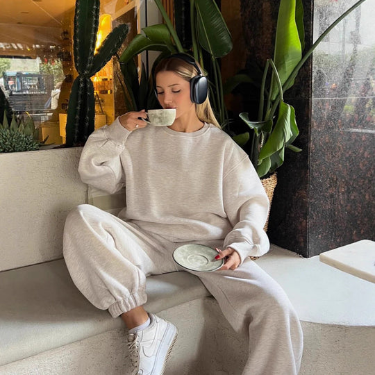 Damen Oversize-Crewneck und High-Waist Tunnelzug-Jogginghose Set aus weichem French-Terry Nord Taschen