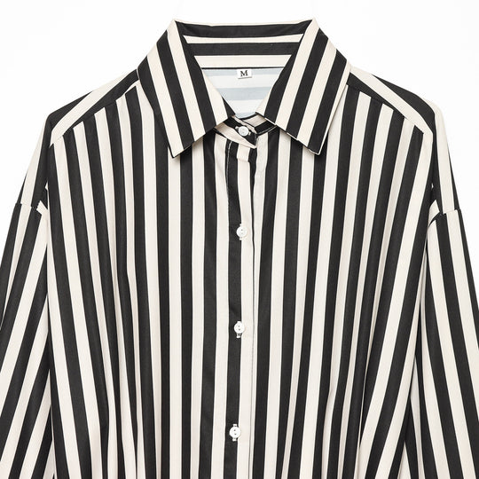 Damen Oversize-Hemdbluse mit vertikalen Streifen und kontrastierendem Taillenband Nord Taschen