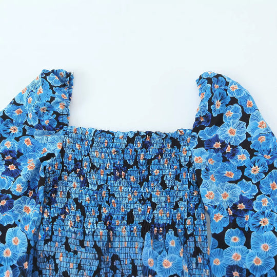 Damen Kurzkleid mit Carmen-Ausschnitt, Smokoberteil und Volantrock Nord Taschen