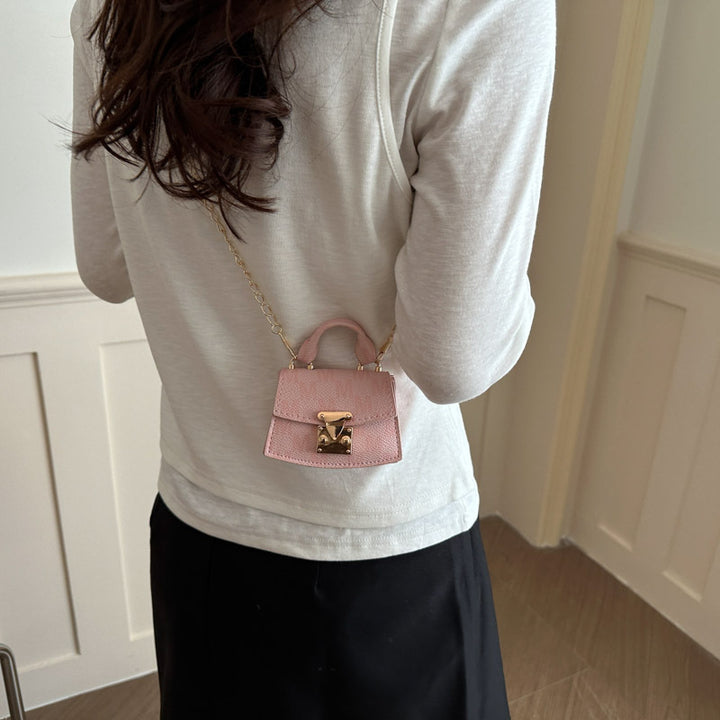 Damen Mini-Handtasche mit dekorativem Kettenriemen Nord Taschen