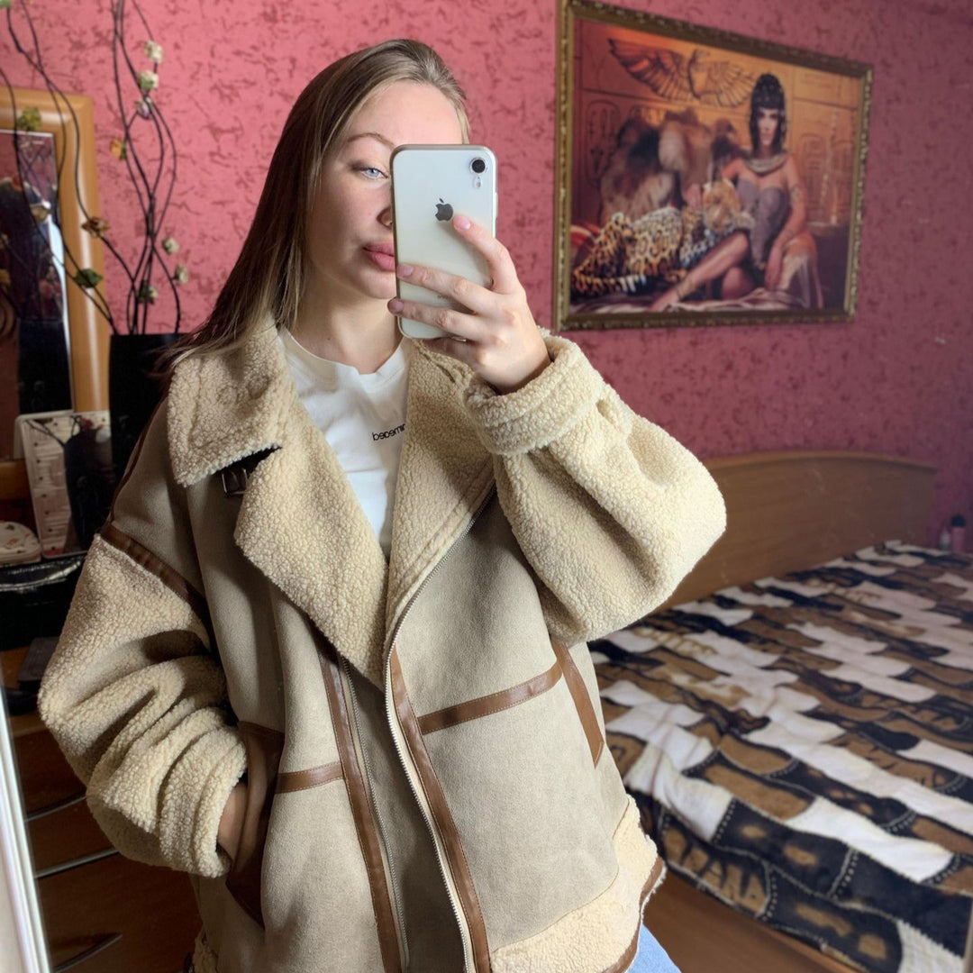 Damen Kurzjacke im Aviator-Look mit Teddyfutter, Kunstlederbesatz und asymmetrischem Reißverschluss Nord Taschen