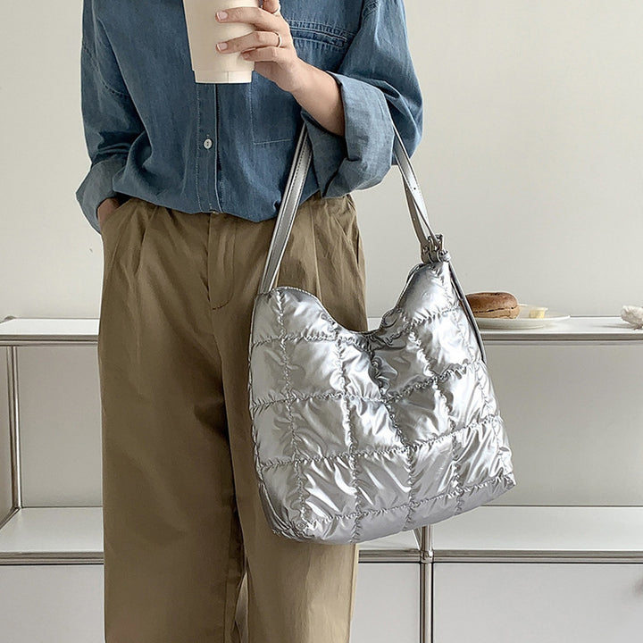 Damen Hobo-Tasche aus glänzendem Kunstleder mit stilvollem Steppmuster Nord Taschen
