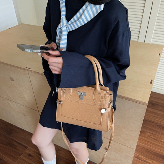 Damen elegante Handtasche mit strukturiertem Kunstleder und praktischen Trageoptionen Nord Taschen
