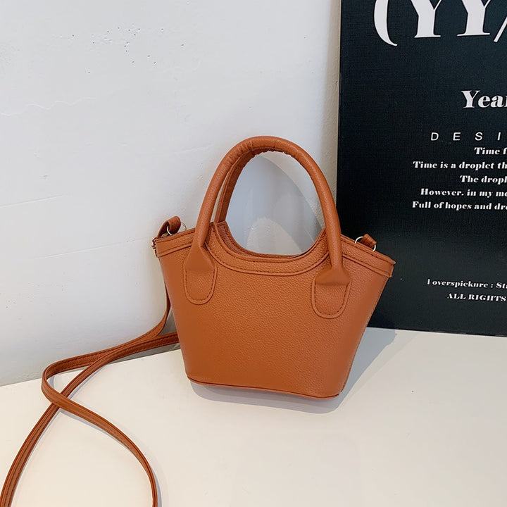 Damen praktische Umhängetasche im minimalistischen Design Nord Taschen