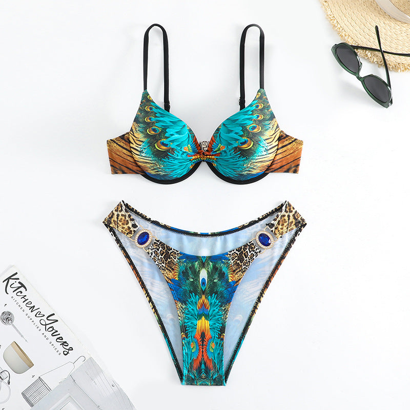 Damen Push-Up Bikini-Set mit exotischem Pfauenmuster und eleganten Schmuckdetails Nord Taschen