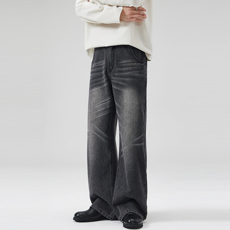 Herren Weite Denim-Jeans im Retro-Workwear-Look mit markanten Whisker- und Faltenakzenten Nord Taschen