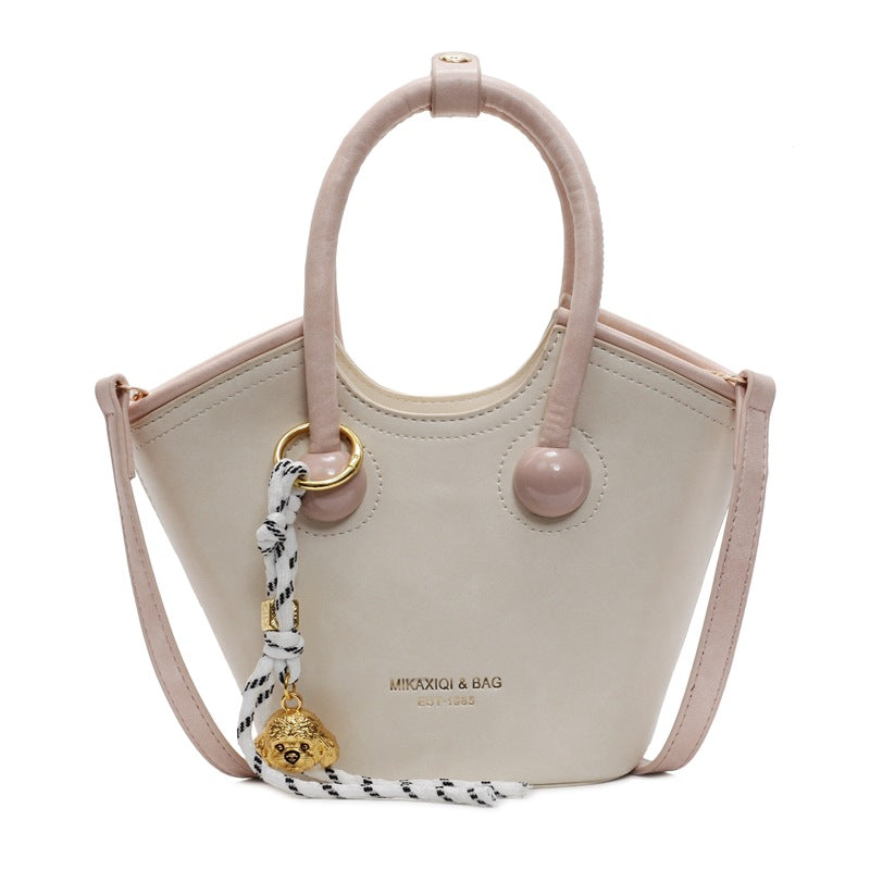 Damen Handtasche im modernen Design mit abnehmbarem Schlüsselanhänger | Nord Taschen
