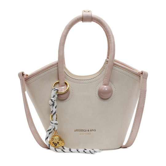 Damen Handtasche im modernen Design mit abnehmbarem Schlüsselanhänger | Nord Taschen