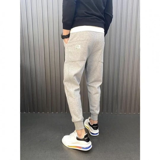 Herren Jogginghose mit tailliertem Tapered‑Schnitt, Bügelfalte und elastischen Bündchen Nord Taschen