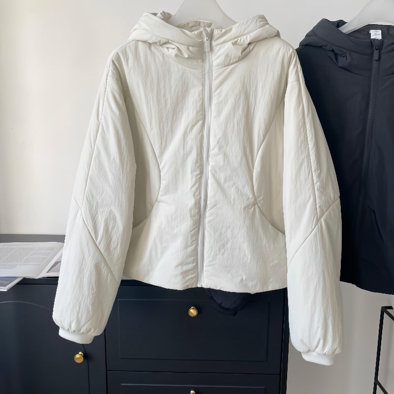 Damen Kurz geschnittene leichte Thermo-Kapuzenjacke mit Oversize-Silhouette Nord Taschen