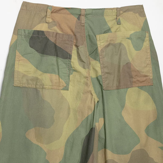 Damen Weitgeschnittene Cargohose im Camouflage‑Muster mit Kordelbund und Knöchelzug Nord Taschen