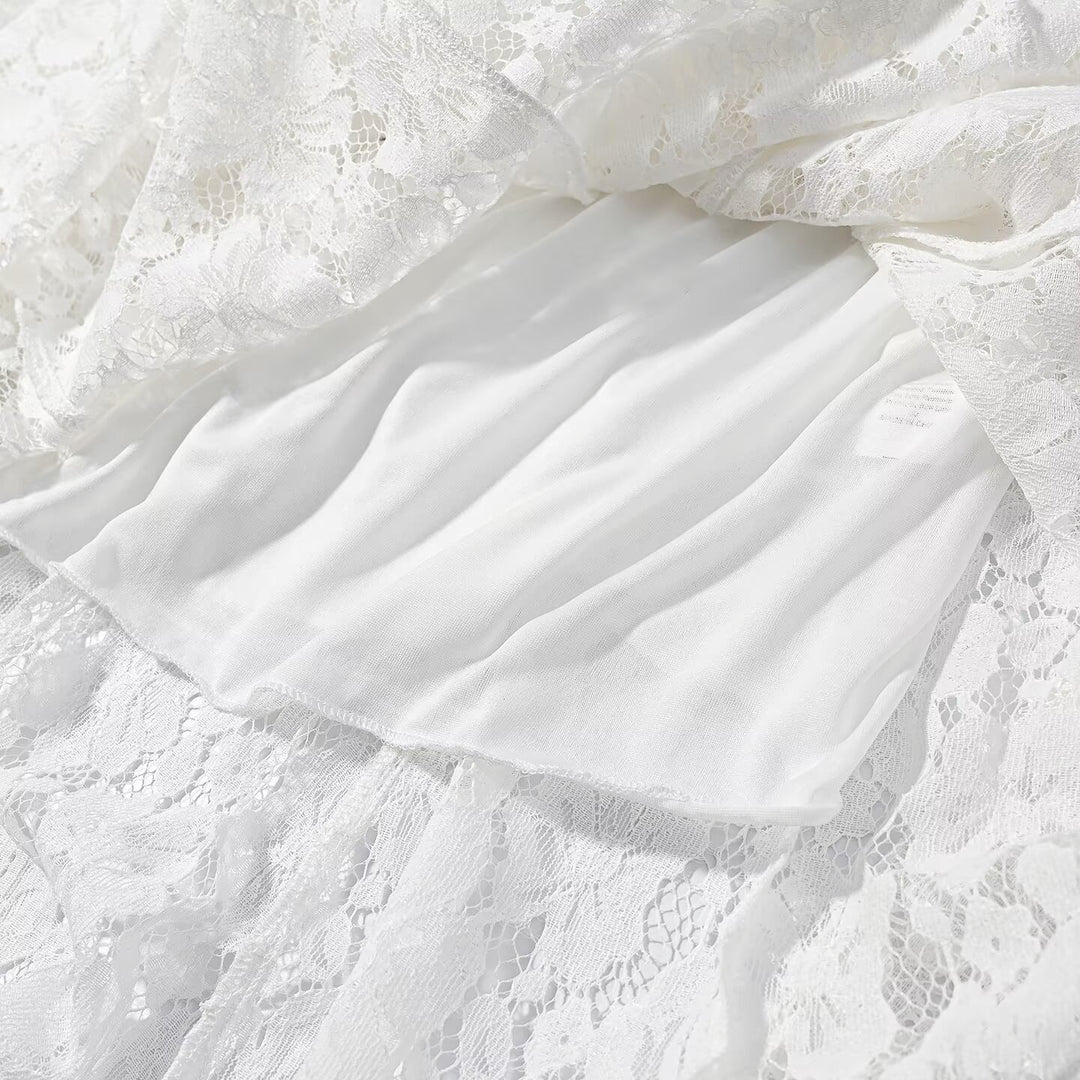 Damen Maxikleid aus floraler Spitze mit hohem Stehkragen und Glockenärmeln Nord Taschen