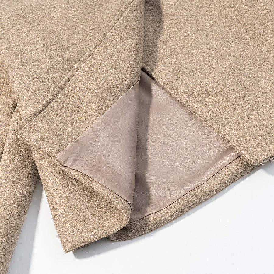 Damen Kurzgeschnittene Woll-Boxyjacke mit asymmetrischer Knopfleiste Nord Taschen