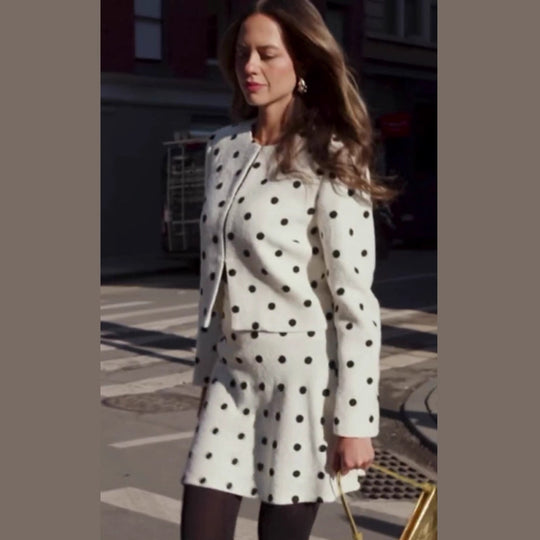 Damen Zweiteiliges Bouclé-Set mit kurz geschnittener Jacke und A‑Linien Minirock Nord Taschen