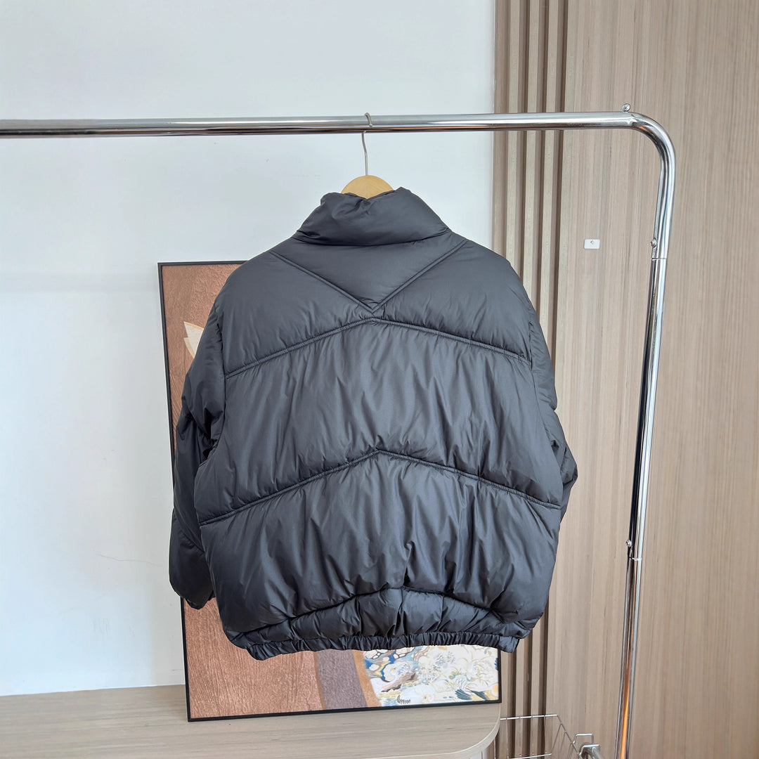 Herren Kurz geschnittene wattierte Steppjacke im Boxy‑Schnitt mit hohem Stehkragen und Reißverschlusstaschen Nord Taschen