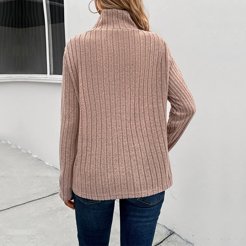 Damen Gerippter Feinstrick-Pullover mit asymmetrischem Stehkragen und Zierknopfleiste Nord Taschen