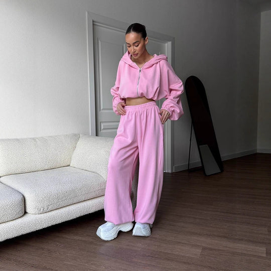 Damen cropped Kapuzen-Zipjacke mit Ballonärmeln und hochgeschnittener weiter Sweatpants-Set Nord Taschen