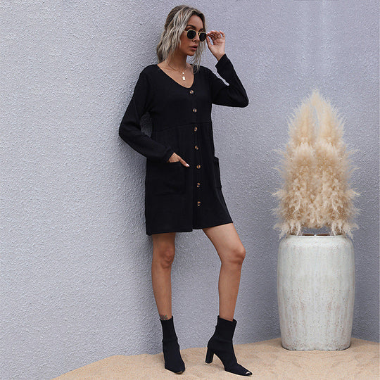 Damen Geripptes Strickkleid mit V-Ausschnitt, Knopfleiste und aufgesetzten Taschen Nord Taschen