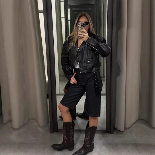 Damen Kurze strukturierte Bikerjacke aus Lederimitat Nord Taschen