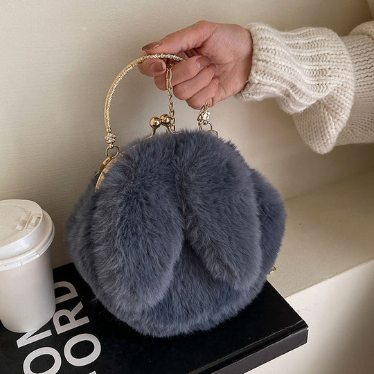 Damen Plüsch Handtasche mit goldenen Akzenten und abnehmbarem Kettenriemen Nord Taschen