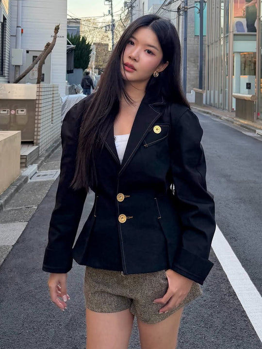 Damen Taillierter Blazer mit dekorativen Ziernähten und goldenen Schmuckknöpfen Nord Taschen