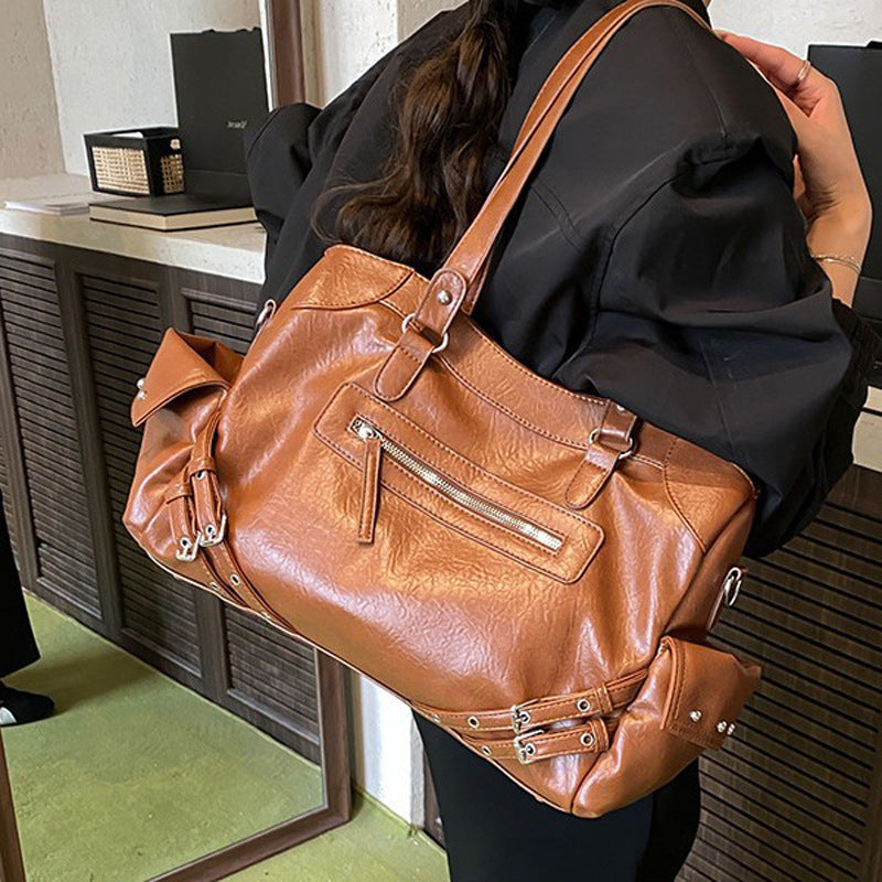 Damen Tragetasche mit vielseitiger Innenaufteilung und eleganter Lederstruktur Nord Taschen