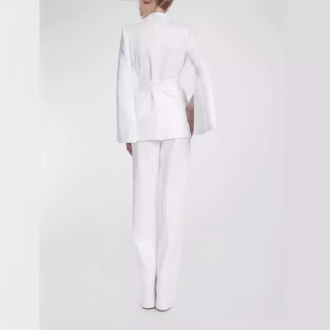 Damen Taillierter Cape-Blazer mit Bindegürtel und weiten Palazzohosen Nord Taschen