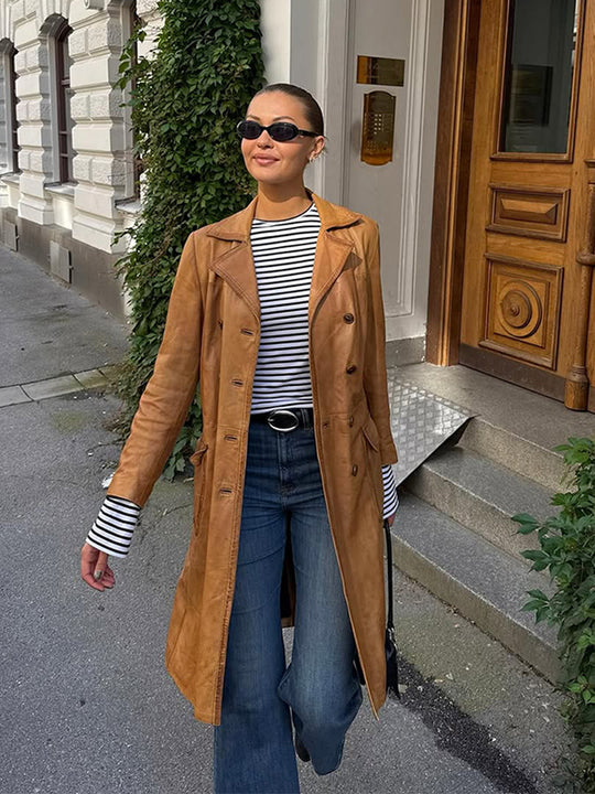 Damen Langer taillierter Leder‑Trenchcoat mit doppelreihiger Knopfleiste und Reverskragen Nord Taschen