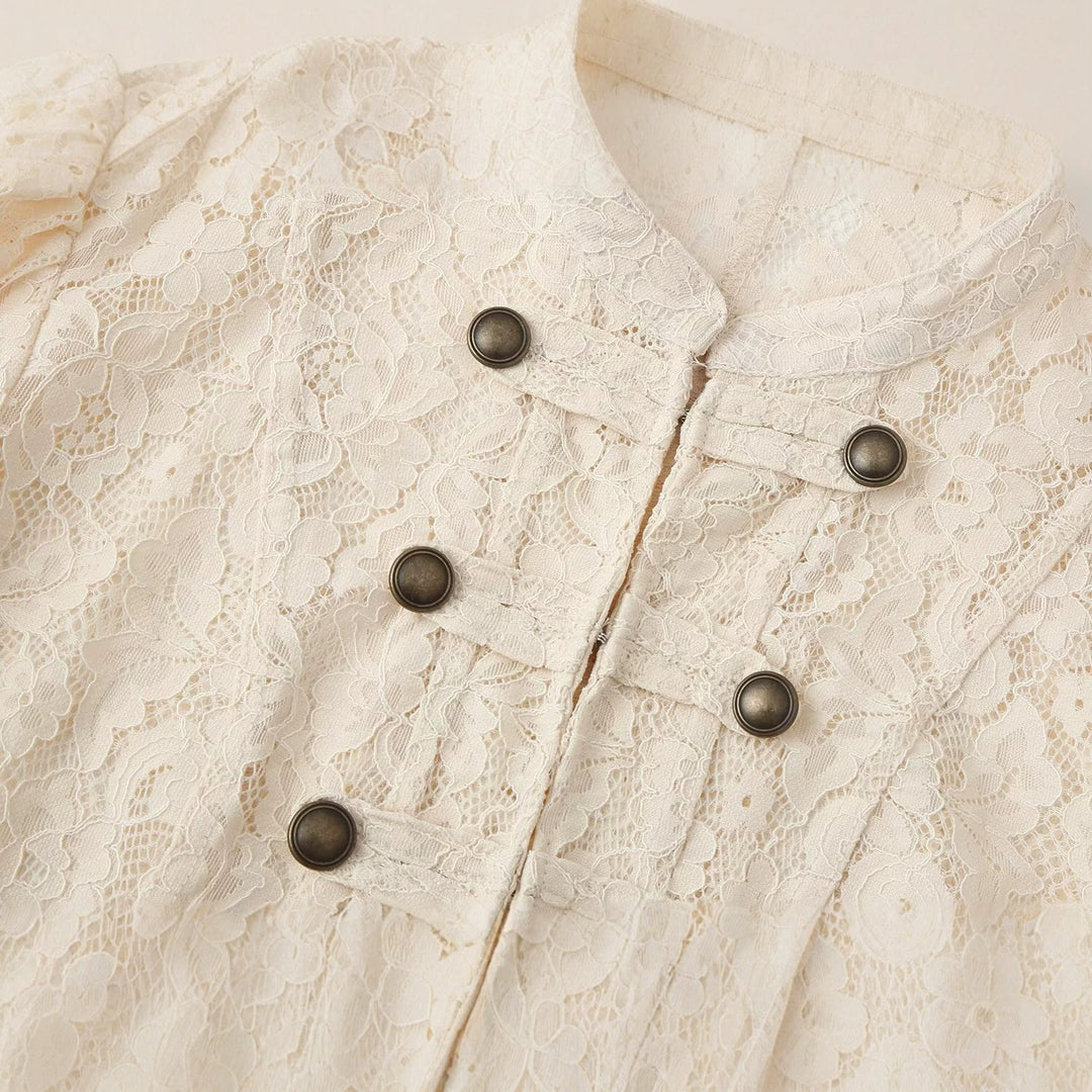 Damen Cropped Spitzenblazer mit Stehkragen, Zier‑Froschverschlüssen und Puffärmeln Nord Taschen