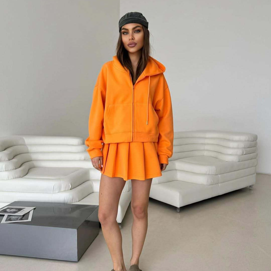 Damen Kurzzip-Kapuzenjacke mit plissiertem Minirock-Lounge-Set Nord Taschen