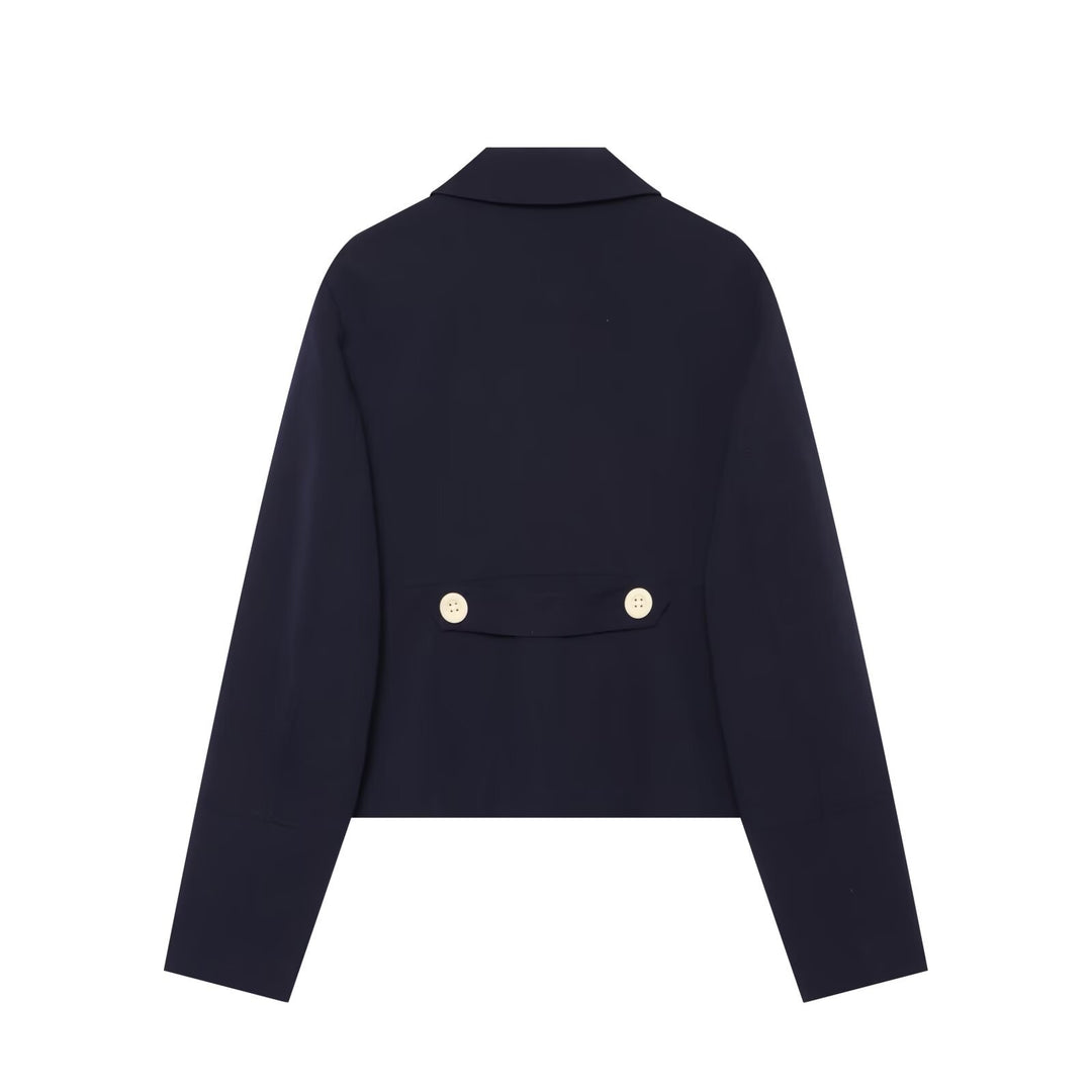 Damen Kurz geschnittene Utility-Jacke mit Schulterklappen und großen Kontrastknöpfen Nord Taschen