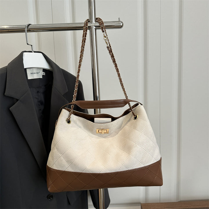 Damen elegante gesteppte Handtasche mit stylischem Kettenhenkel Nord Taschen