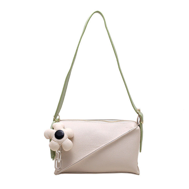 Damen Clutch mit verspieltem Blumendetail | Nord Taschen