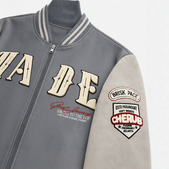 Herren Collegejacke im Letterman‑Style mit Kunstlederkörper und Veloursärmeln Nord Taschen