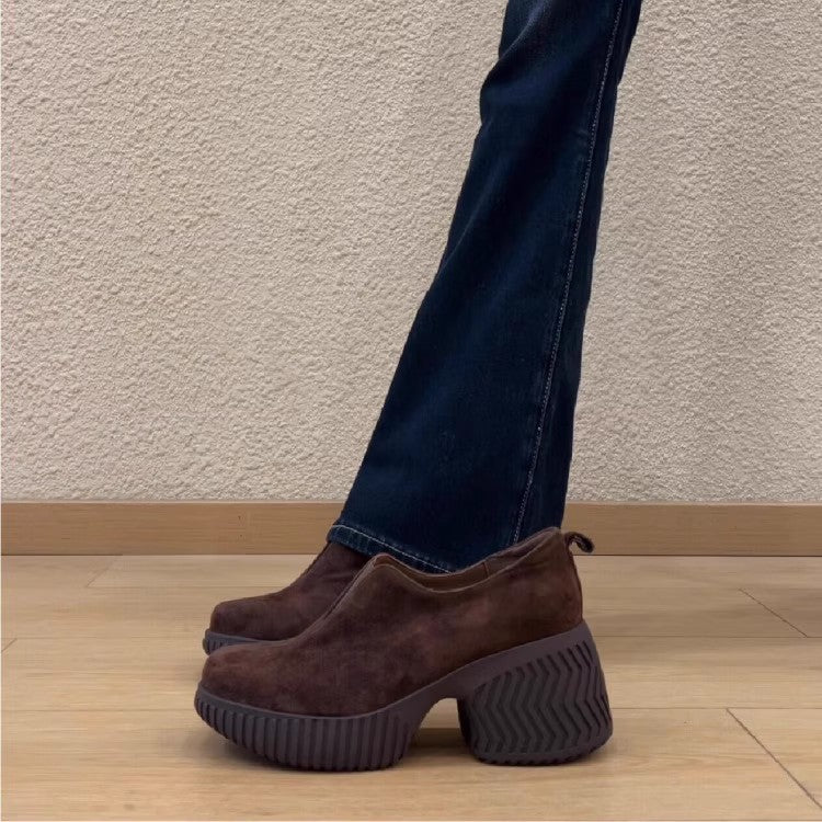 Damen Plateau-Slip-On mit skulpturaler Lug-Sohle und gepolstertem Komfortfußbett Nord Taschen