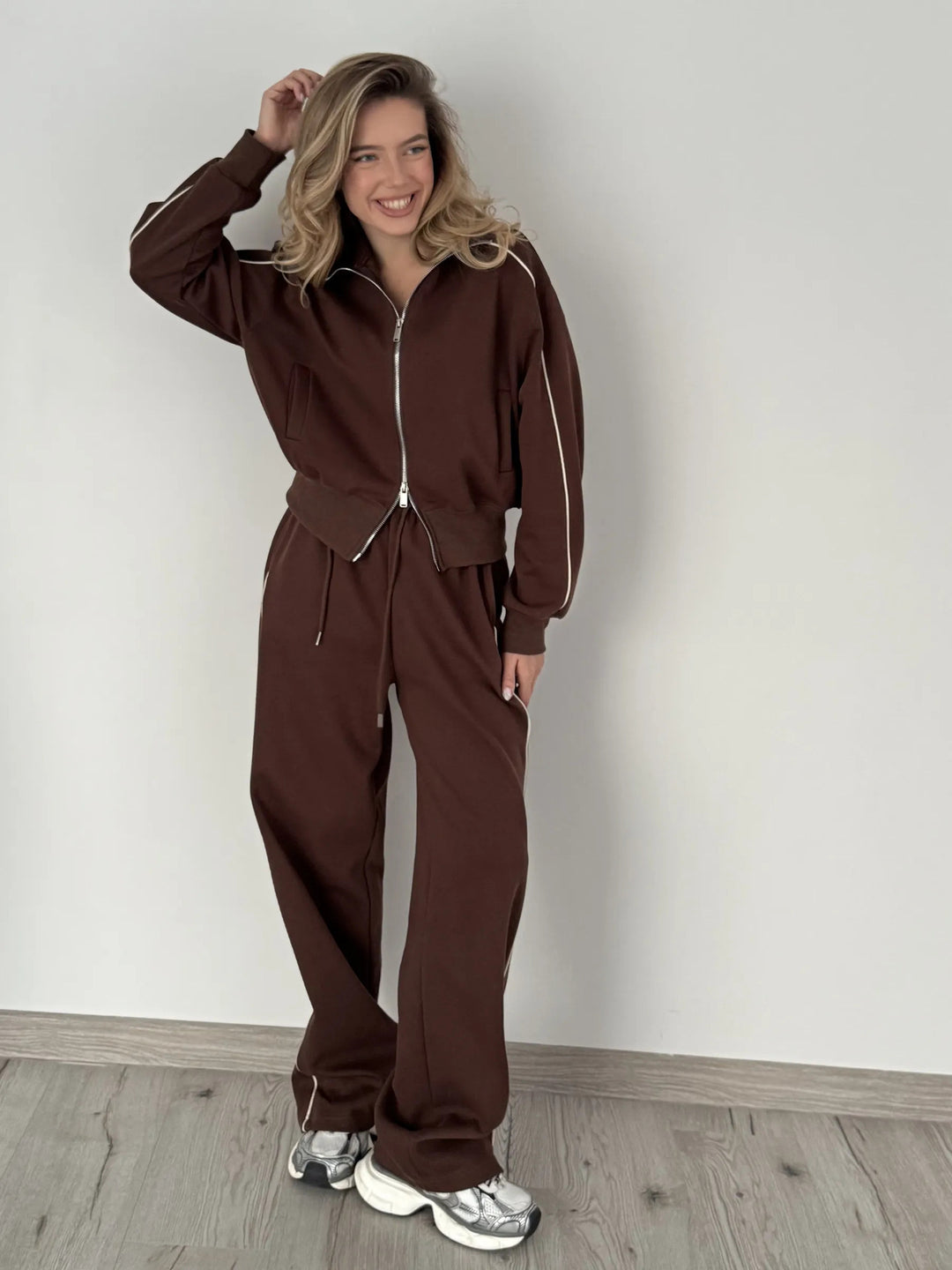Damen lockerer Zip-Trainingsanzug mit kontrastpaspel, weitem Bein und elastischem Tunnelzugbund Nord Taschen